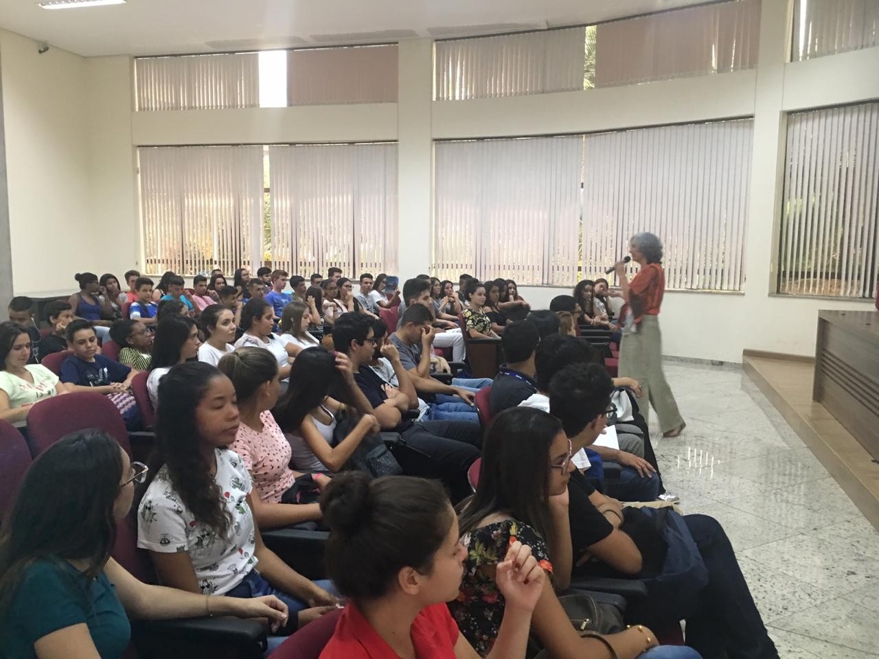 Imagem 2 da notícia: Escola do Legislativo de Pouso Alegre realiza palestra para mais de 90 alunos do SENAC
